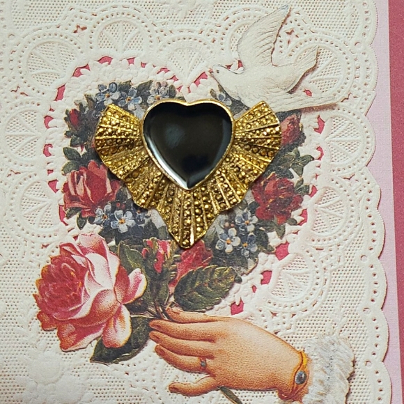 Vintage Heart Shaped Brooch Pin Black Enamel Pavé Pebbled Goldtone Hinge Latch - Picture 7 of 8